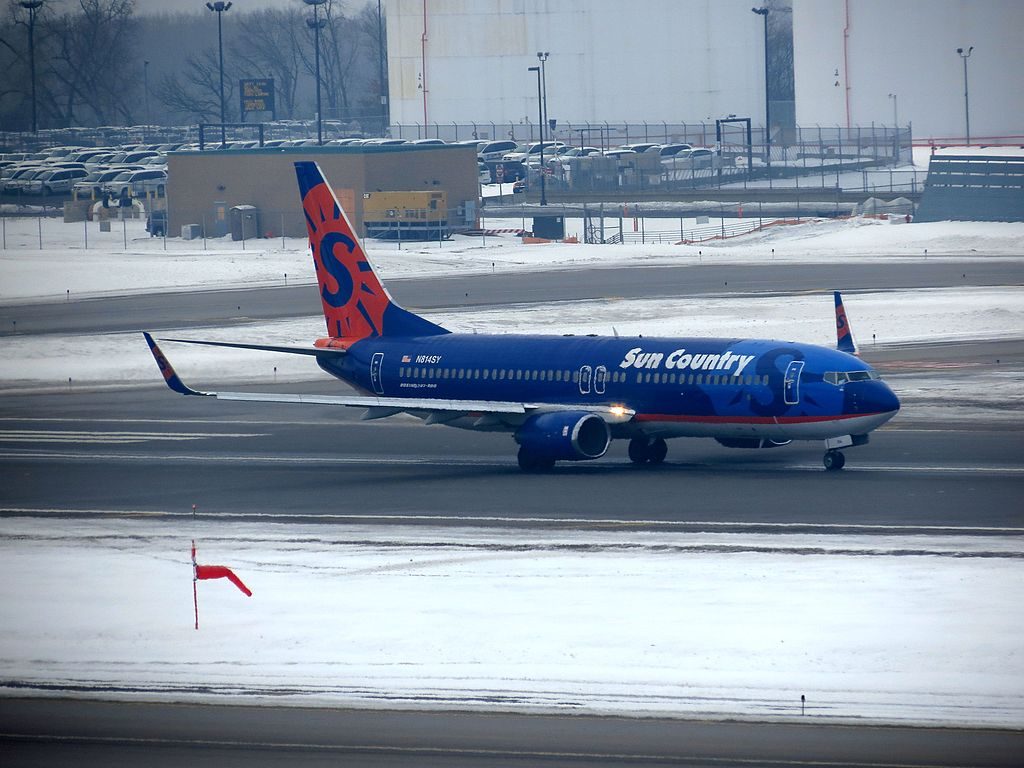 Sun Country Airlines Boeing 737 800 N814SY at Minneapolis Saint Paul International Airport