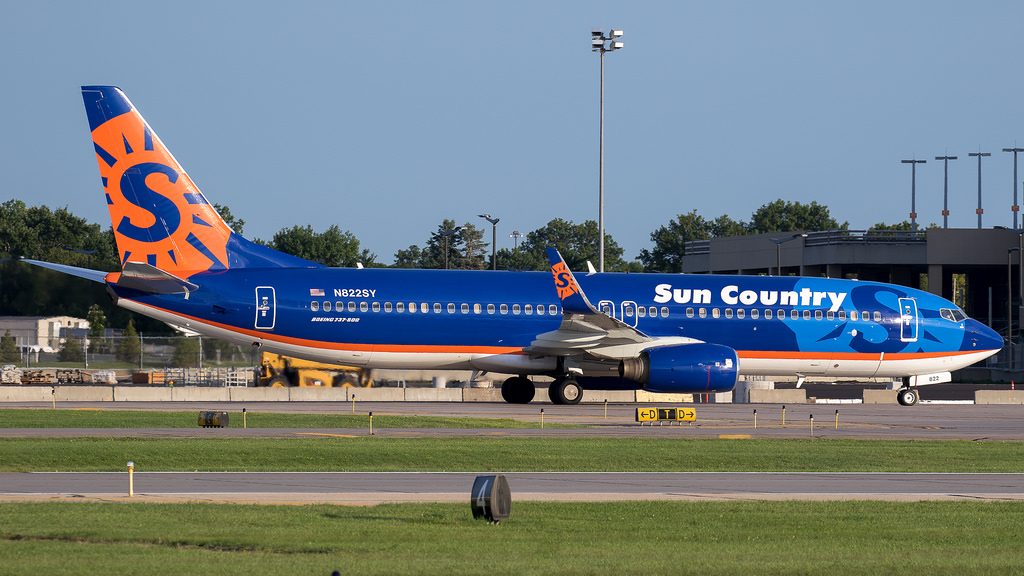Sun Country Airlines Boeing 737 800 N822SY Aircraft Photos