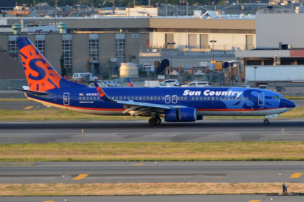Sun Country Airlines N816SY Boeing 737 8Q8 at John F. Kennedy International Airport