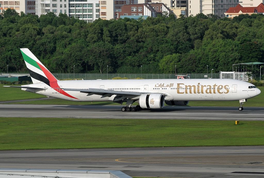 Boeing 777 300 emirates фото