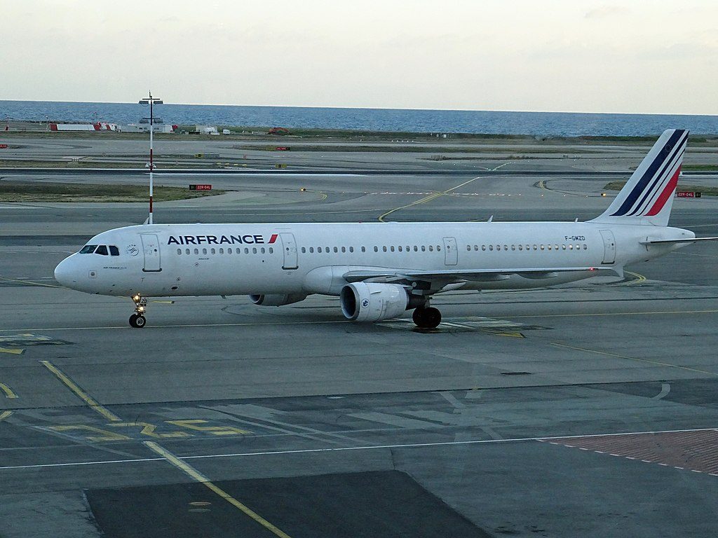 Air France F GMZD Airbus A321 100 at Nice Côte dAzur Airport