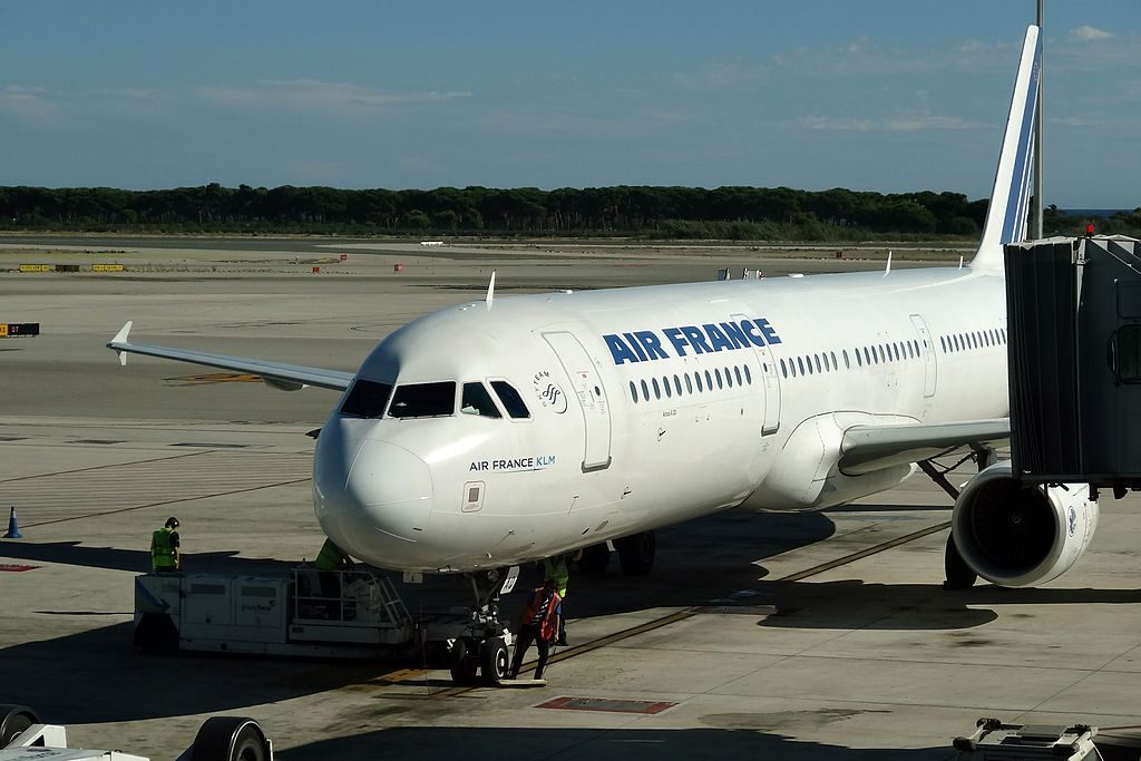 Airbus A321 200 Air France F GTAQ at Josep Tarradellas Barcelona–El Prat Airport IATA BCN ICAO LEBL