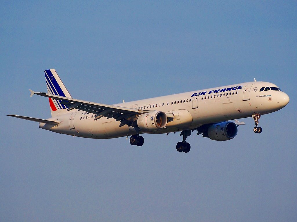 Airbus A321 200 Air France F GTAU on final before landing at Schiphol AMS EHAM