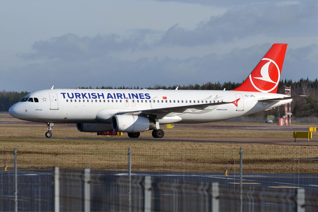 Turkish Airlines TC JPL Airbus A320 232 Göreme at Tallinn Airport