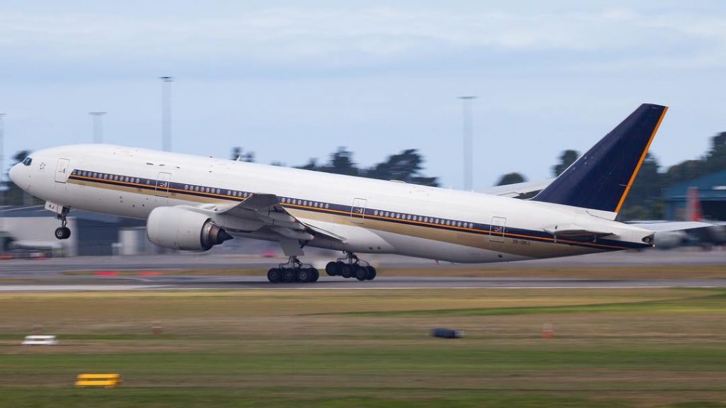 Air New Zealand Boeing 777 200ER ZK OKJ ex 9V SVG Off to Perth as NZ161