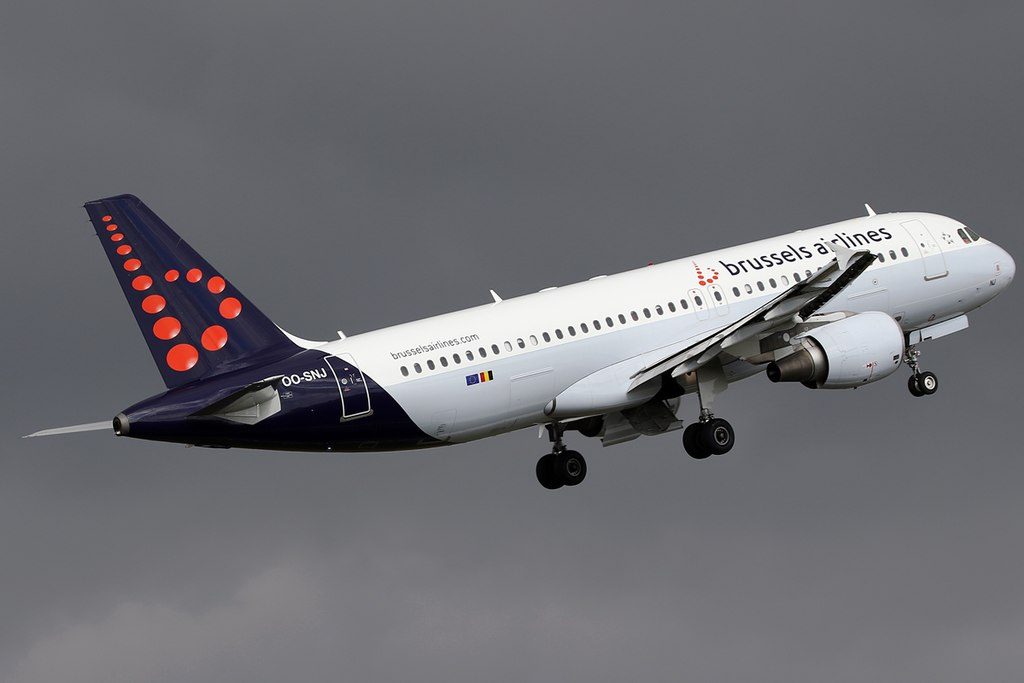 Brussels Airliens Airbus A320 214 OO SNJ Takeoff photos
