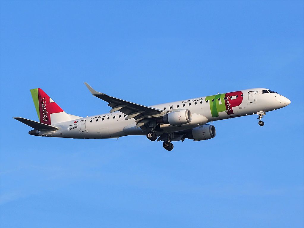 CS TPV TAP Express Embraer ERJ 190LR Portugália Vila Real landing at Schiphol