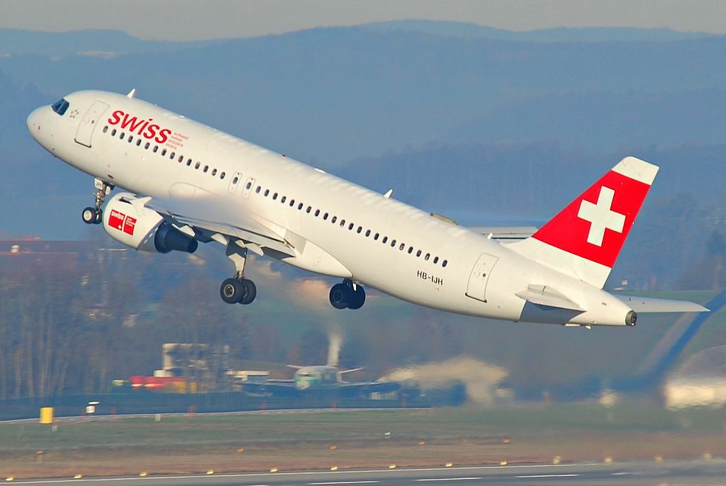 Swiss Airbus A320 214 HB IJH Dübendorf at Zurich International Airport ZRH