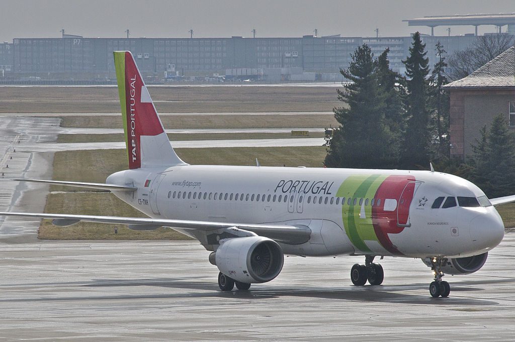 TAP Air Portugal Airbus A320 214 CS TNH Almada Negreiros at Berlin Schönefeld Airport