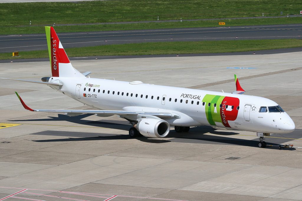 TAP Express Embraer E195 CS TTZ Portugália Madeira at Düsseldorf Airport