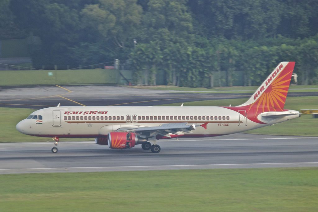 Air India Airbus A320 214 VT EDE at Singapore Changi Airport