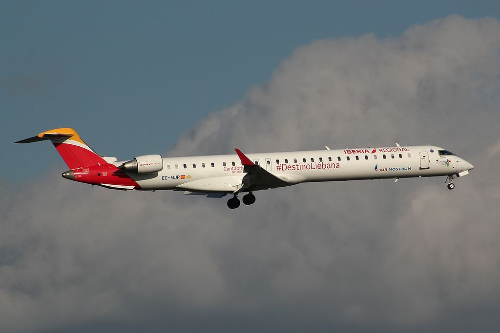 Самолет bombardier crj 200 фото