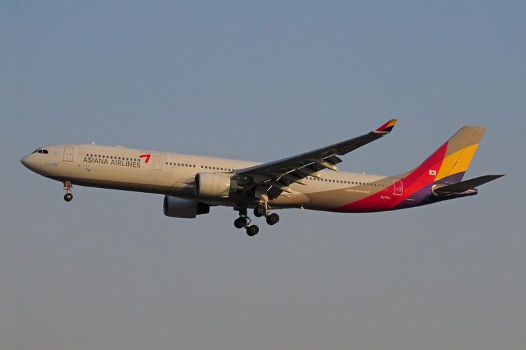 Asiana Airlines Fleet Airbus A330-300 Details and Pictures