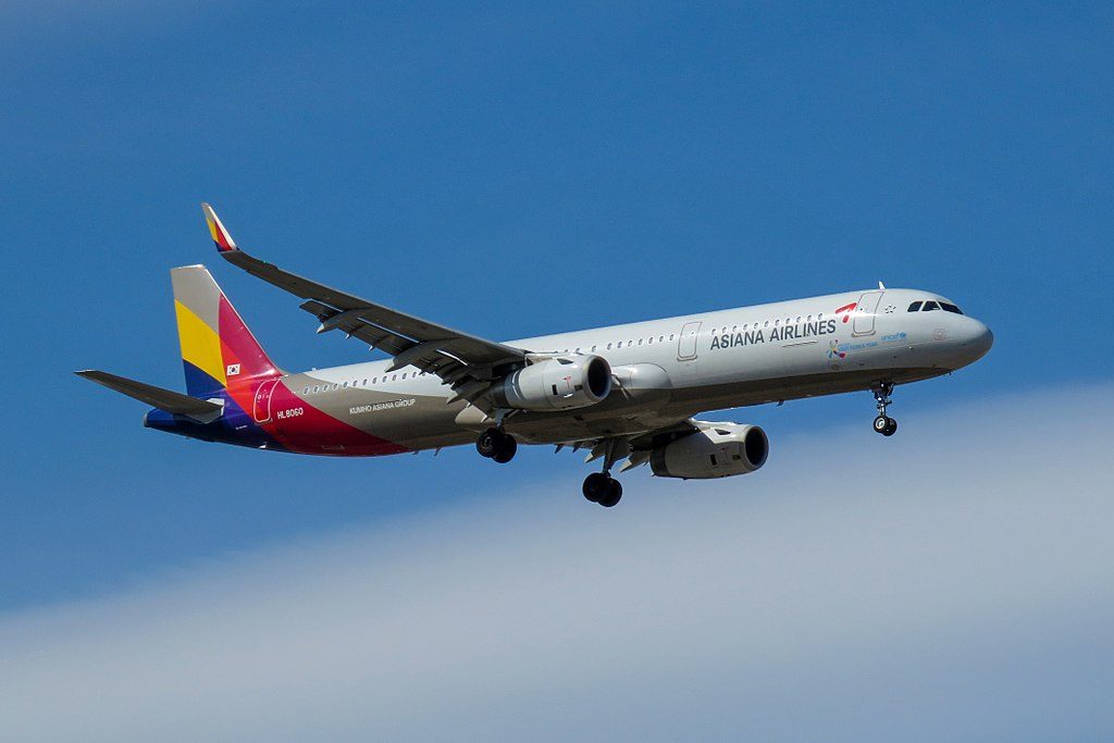 Asiana Airlines HL8060 Airbus A321 231WL at Beijing Capital International Airport