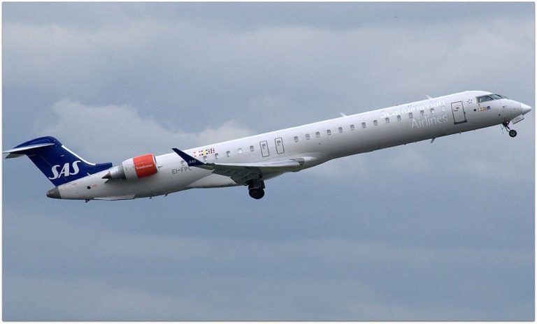 Crj 900 mitsubishi