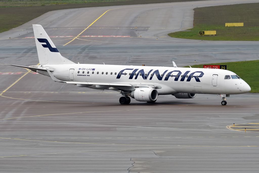 Finnair OH LKO Embraer ERJ 190LR at Helsinki Vantaa Airport