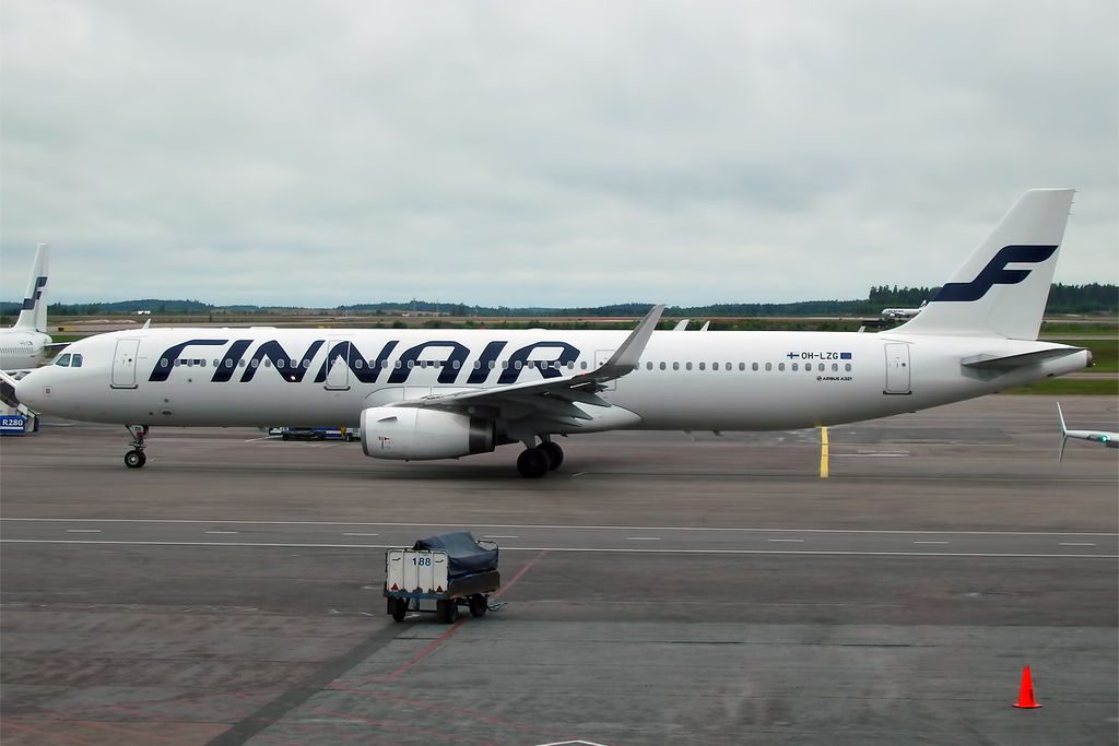 Finnair OH LZG Airbus A321 231 at Helsinki Vantaa Airport