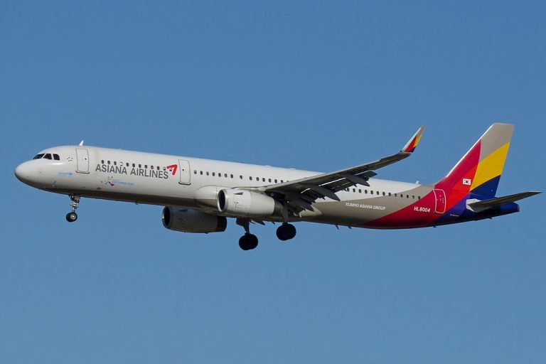 Asiana Airlines Fleet Airbus A321-200 Details and Pictures