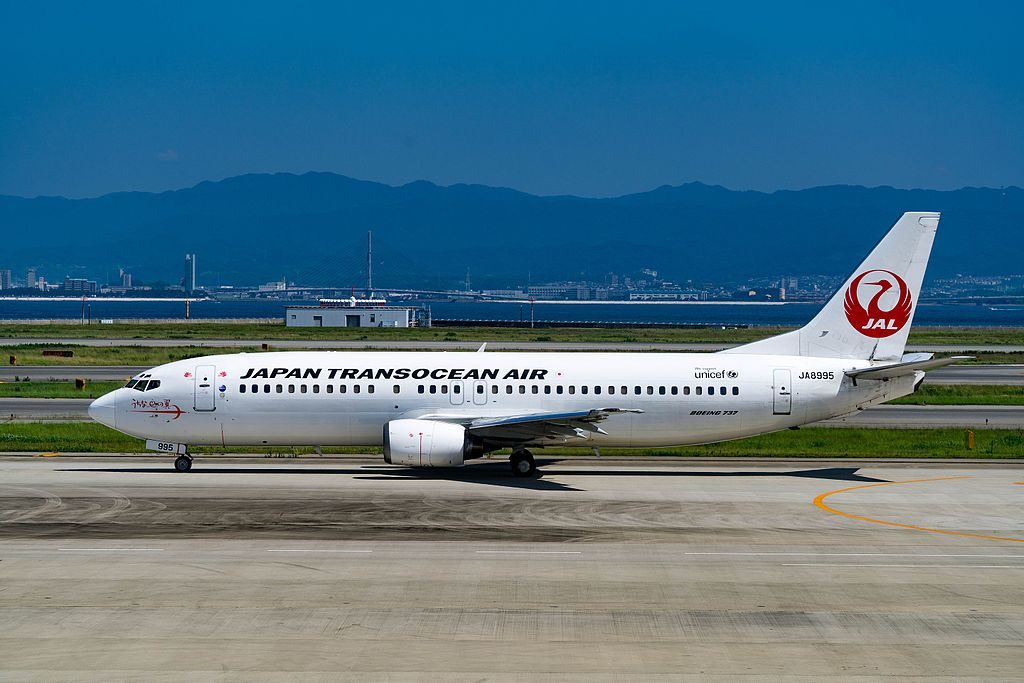 JA8995 Boeing 737 446 of Japan Transocean Air JAL at Kansai International Airport