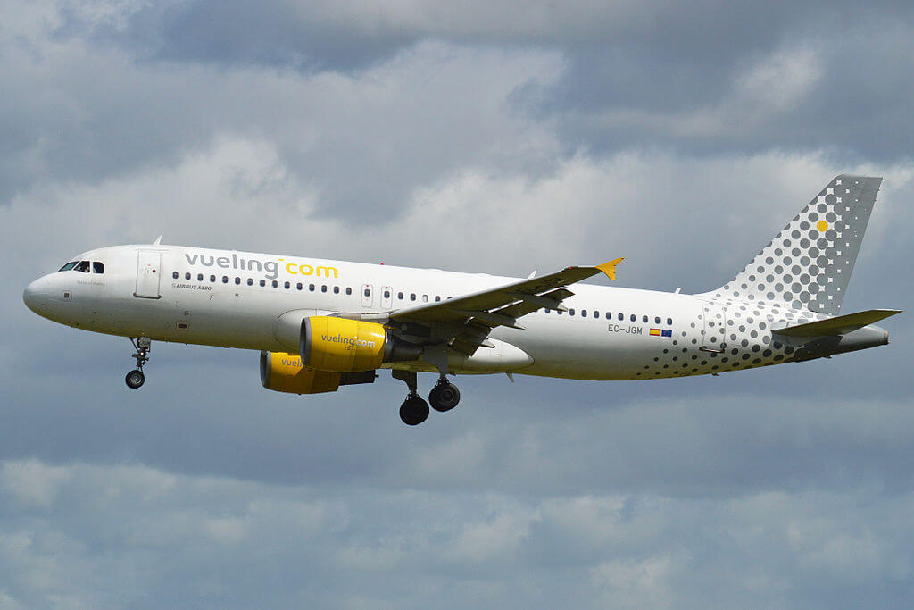 Vueling Airlines Fleet Airbus A320200 Details and Pictures