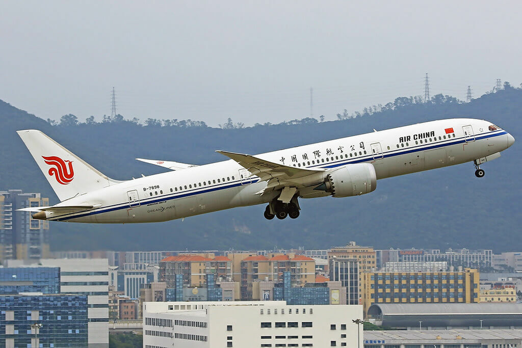 Air China Boeing 787 9 Dreamliner B 7898 at Shenzhen Baoan Airport