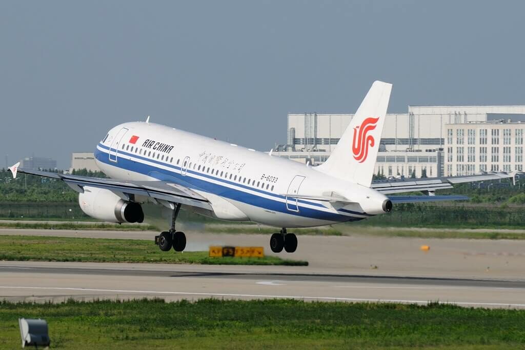 B 6033 Airbus A319 131 Air China at Shanghai Pudong International Airport