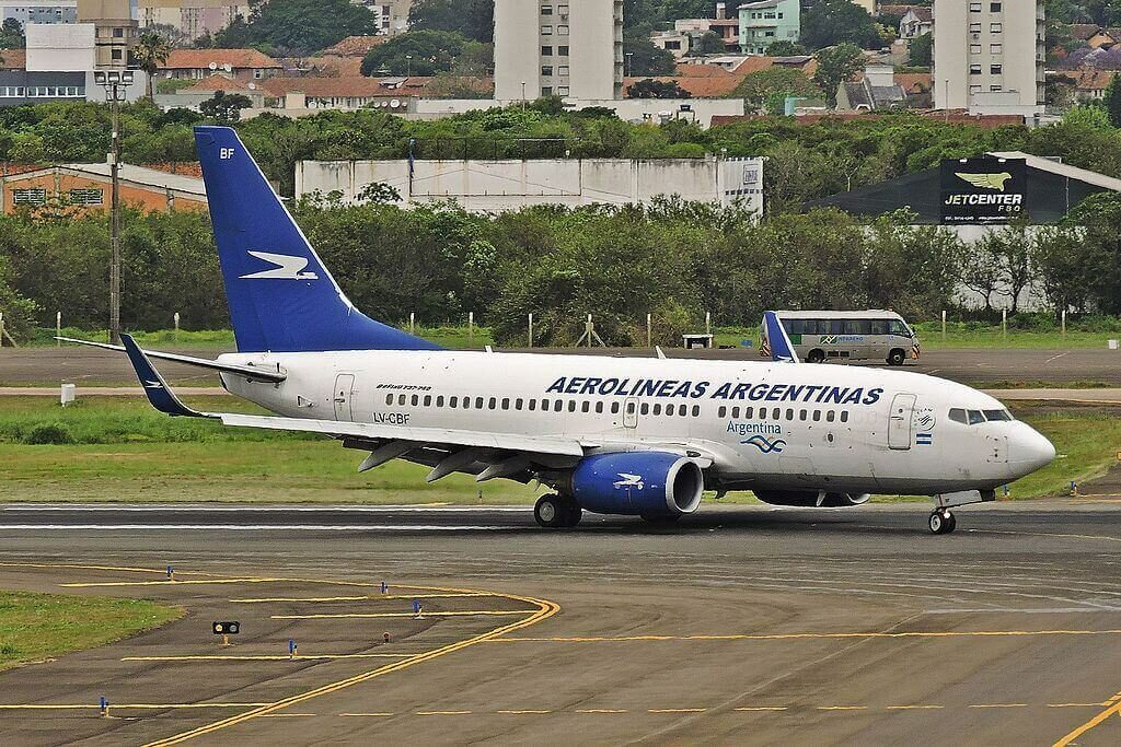 Boeing 737 76NWL LV CBF Aerolíneas Argentinas at Salgado Filho International Airport