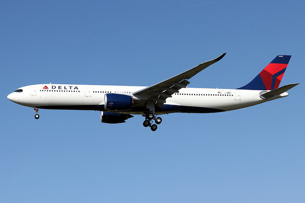 Delta Air Lines N402DX Airbus A330 941neo