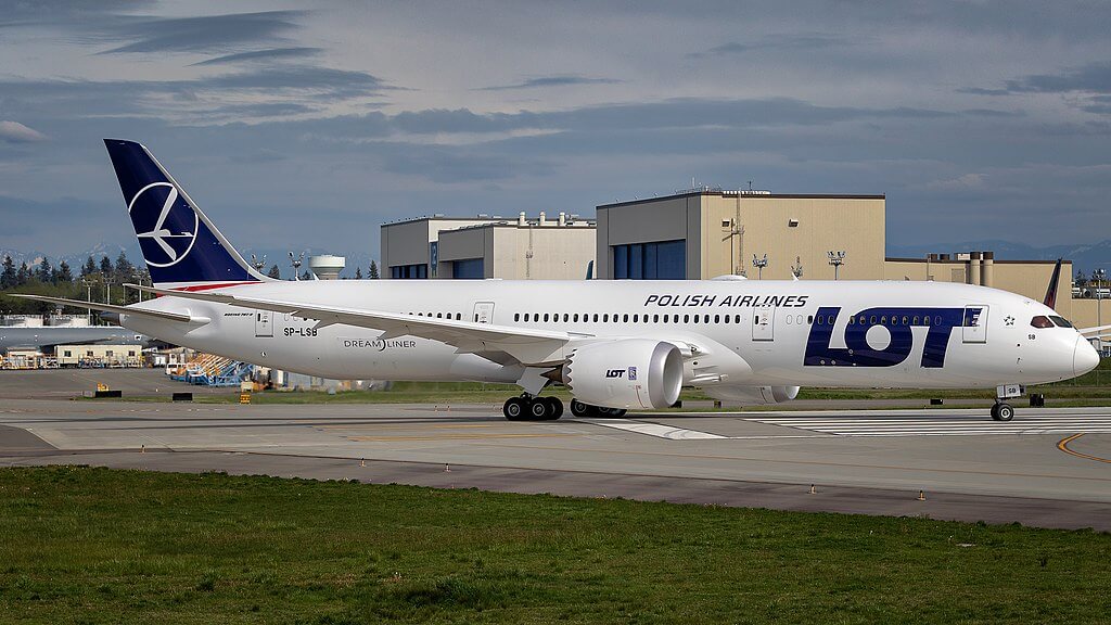 LOT Polish Airlines SP LSB Boeing 787 9 Dreamliner at KPAE