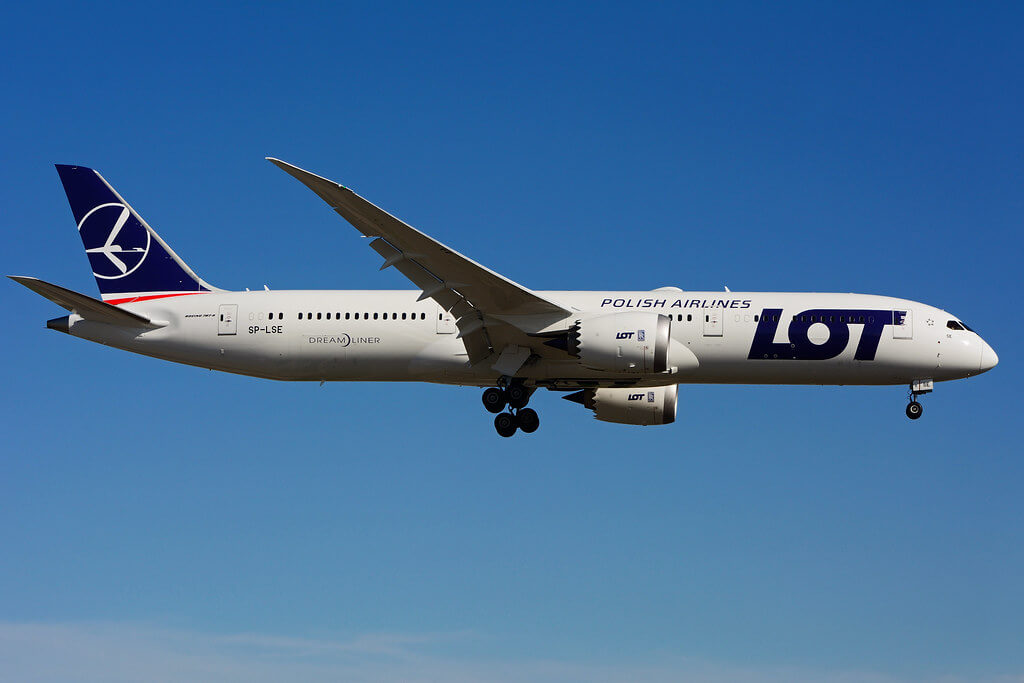 SP LSE Boeing 787 9 Dreamliner LOT Polish Airlines at Toronto Lester B. Pearson Airport YYZ