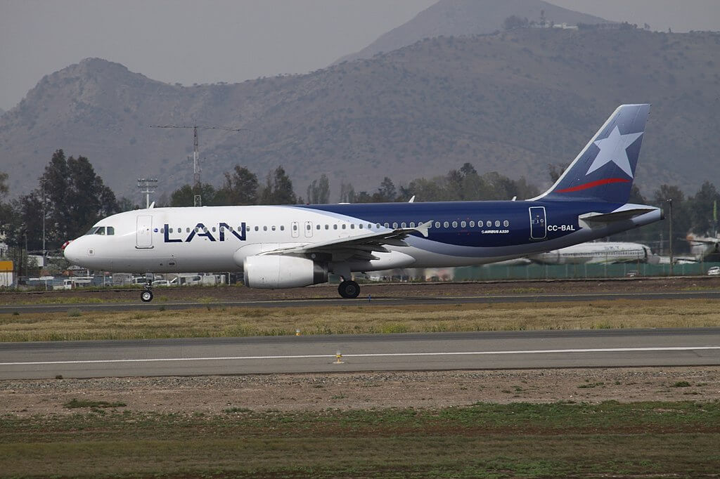 Airbus A320 200 CC BAL LAN Airlines LATAM at Comodoro Arturo Merino Benítez International Airport