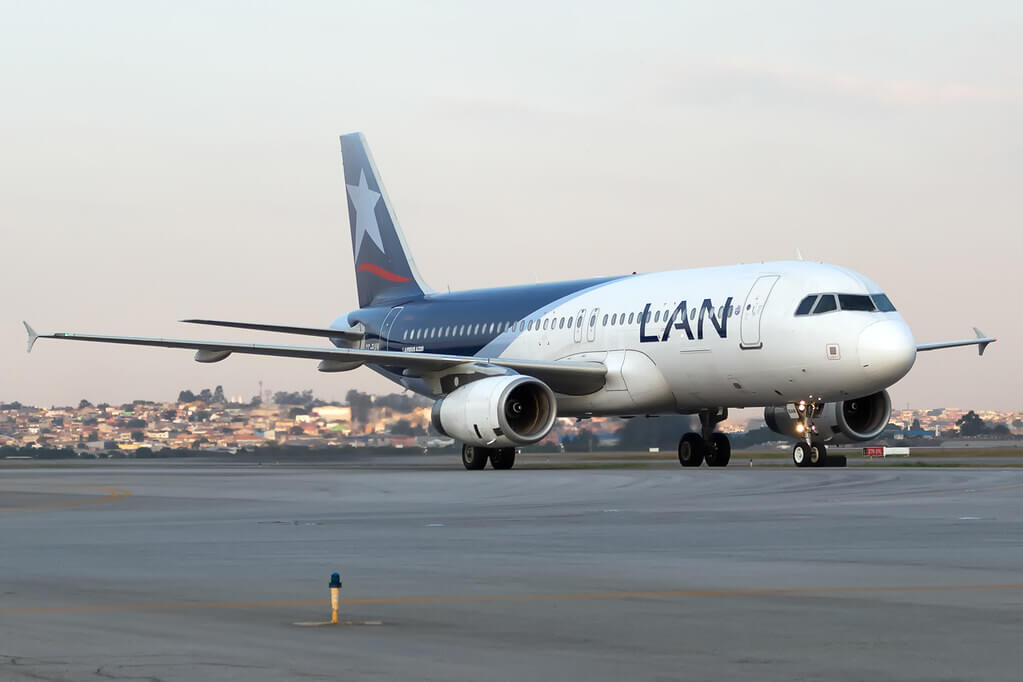 Airbus A320 232 LATAM LAN CC BAM at GRU Airport