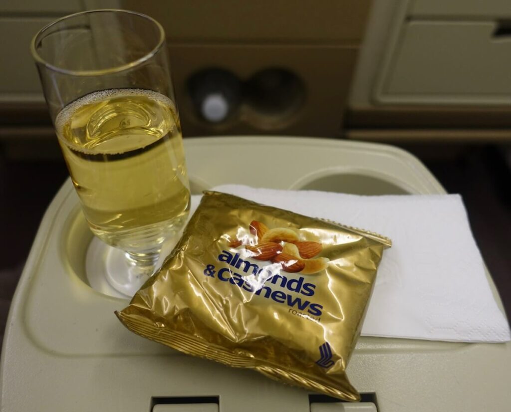 Singapore Airlines Airbus A330 300 business class meal — drinks and nuts