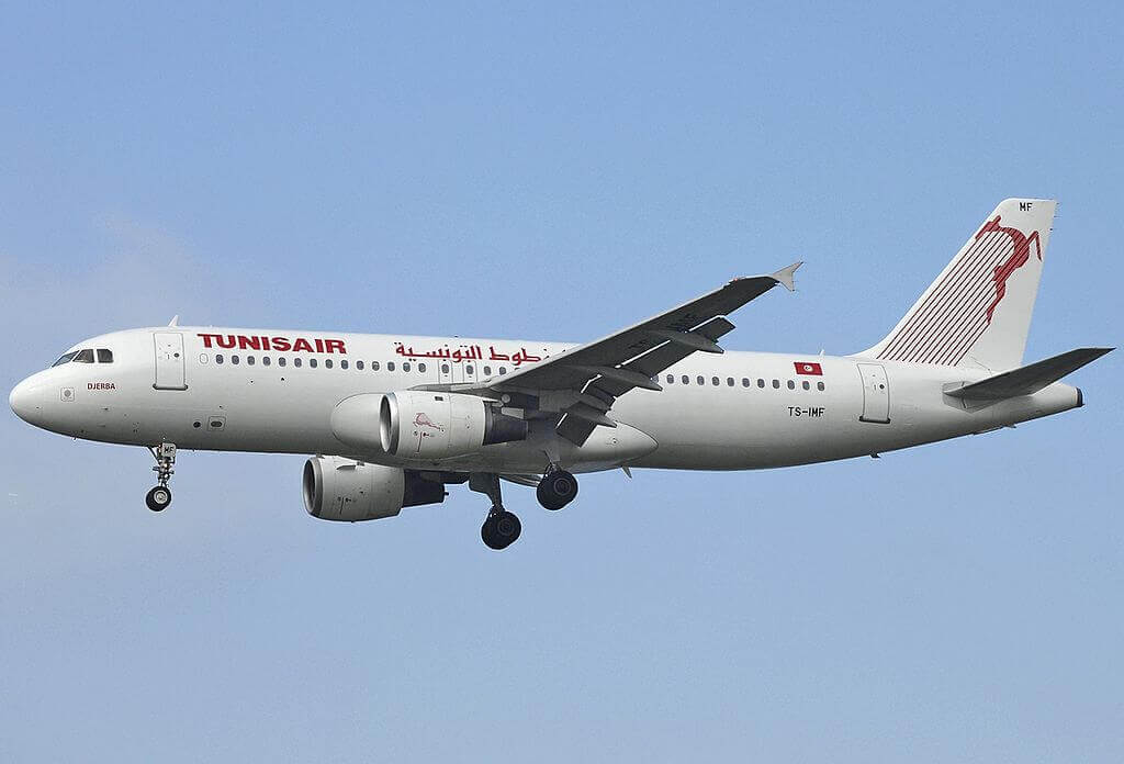 Airbus A320 211 Tunisair TS IMF Djerba جربة at Fiumicino Airport