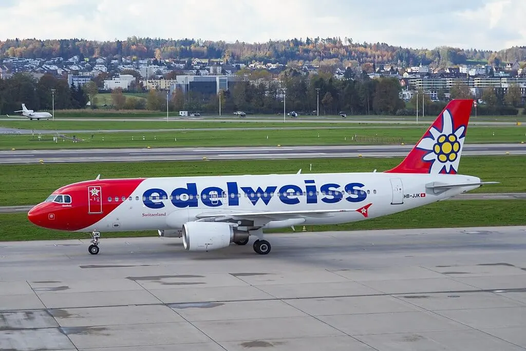 Edelweiss Air Airbus A320 214 HB JJK Sorebois