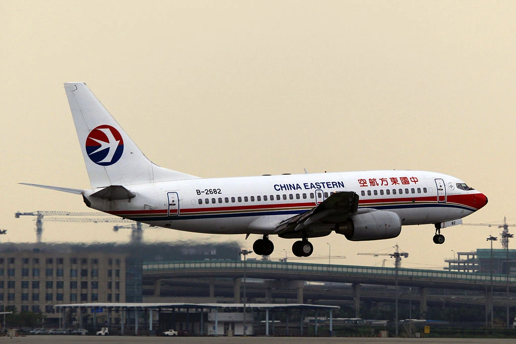 China Eastern Airlines Boeing 737 79P B 2682 at Shanghai Hongqiao International Airport