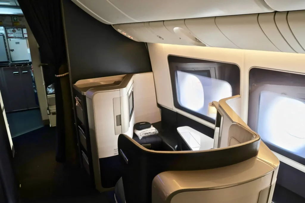 BA 777 200er Refurbished First Class Cabin Layout