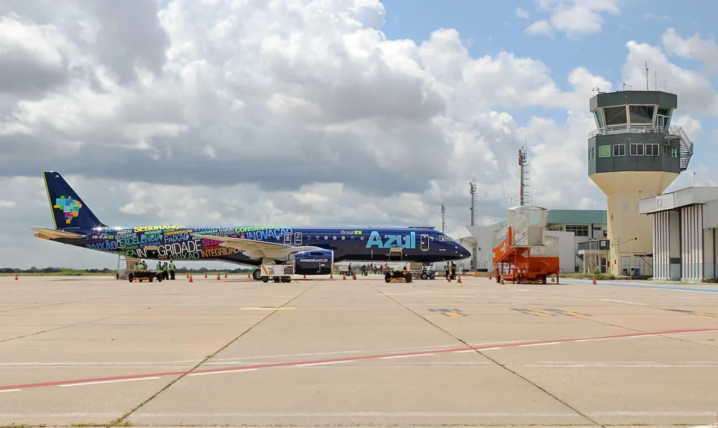 Embraer E195 E2 PR PJN Azul at Teresina Airport