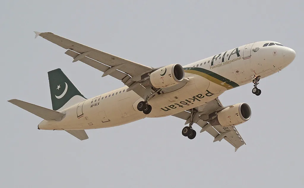 Airbus A320 200 PIA Pakistan International Airlines AP BLV