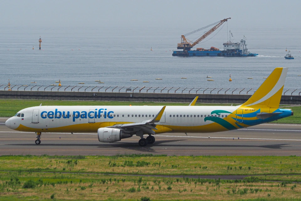 Cebu Pacific Airbus A321 200 RP C4111