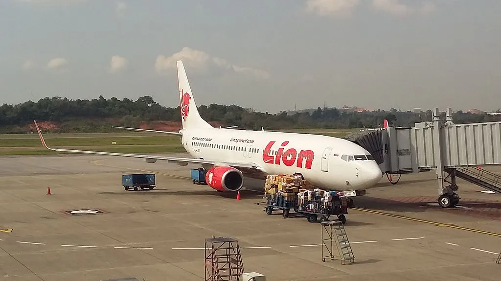 Lion Air Boeing 737 800 PK LOJ at Hang Nadim International Airport