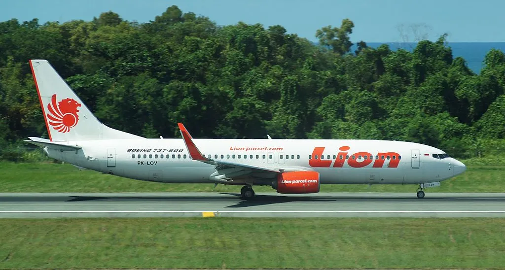 Lion Air Fleet Boeing 737 800 PK LOV at Sepinggan International Airport